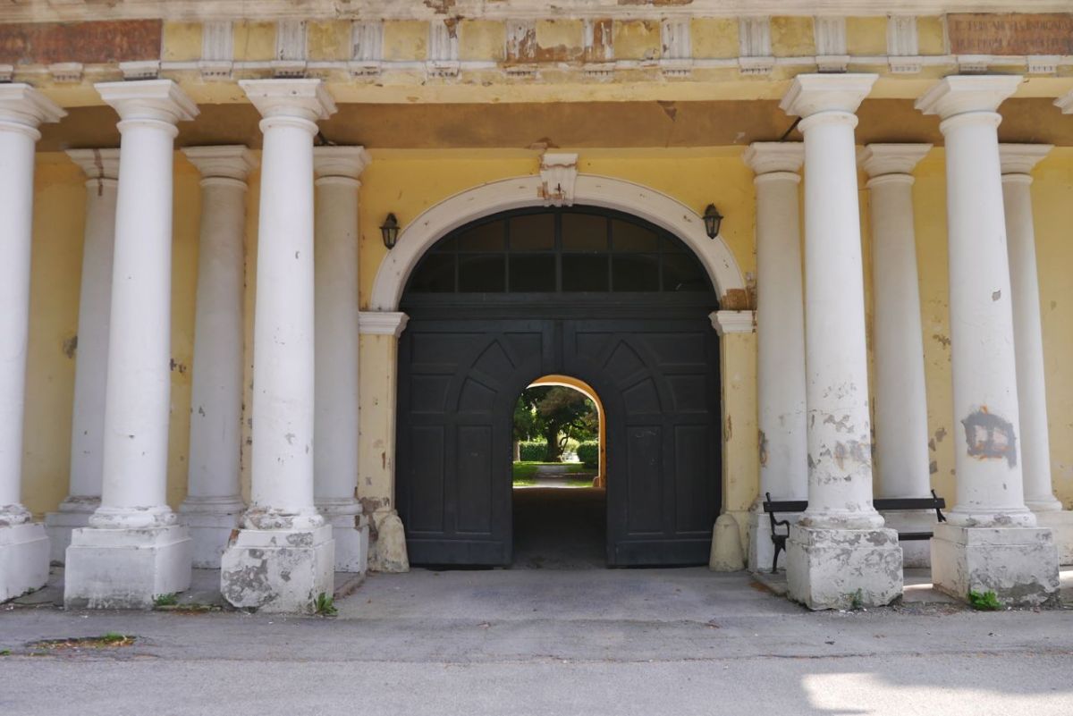 Entrance of a big house.